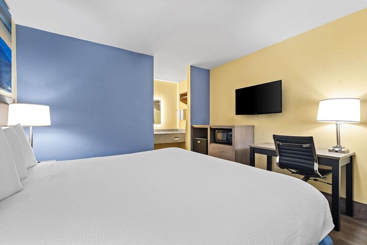 Room 12 of 37