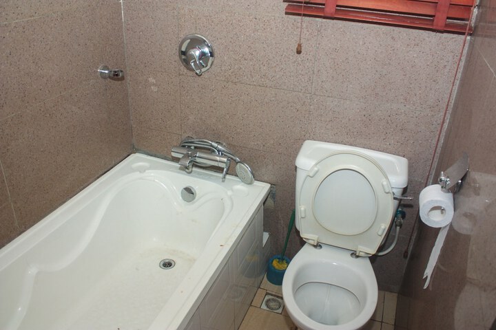 Room 16 of 19