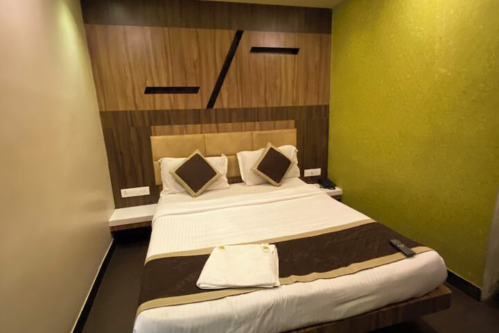 Room 7 of 24