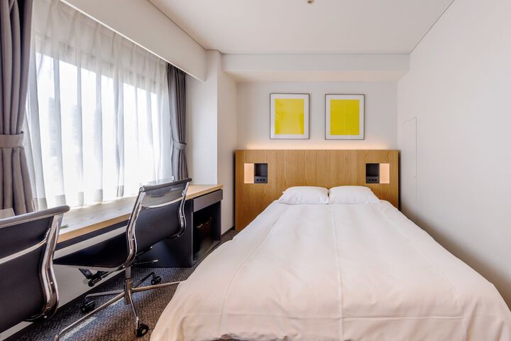 Room 17 of 48