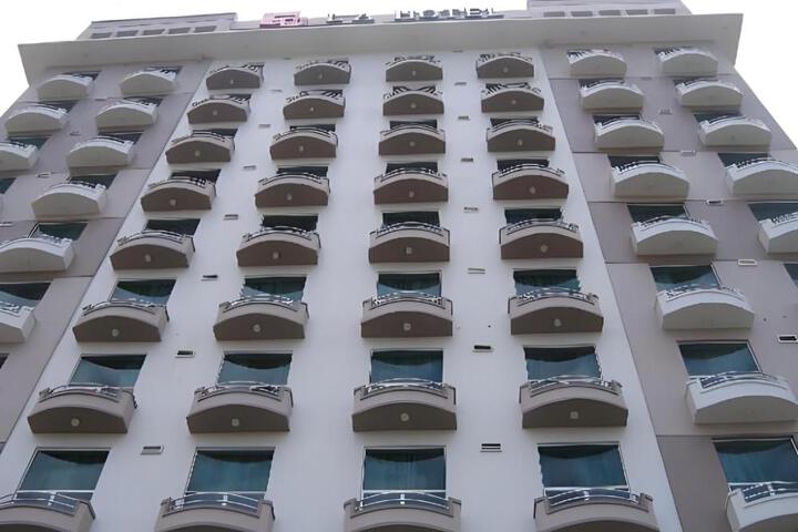 LA Hotel