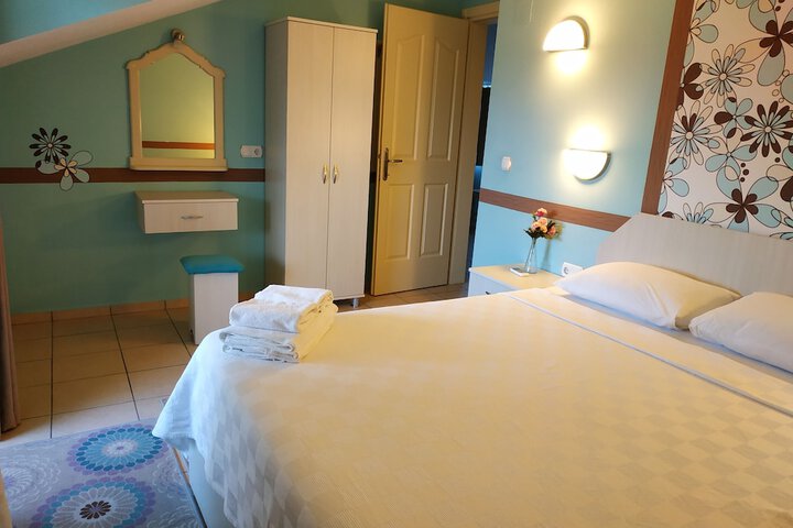 Room 20 of 74