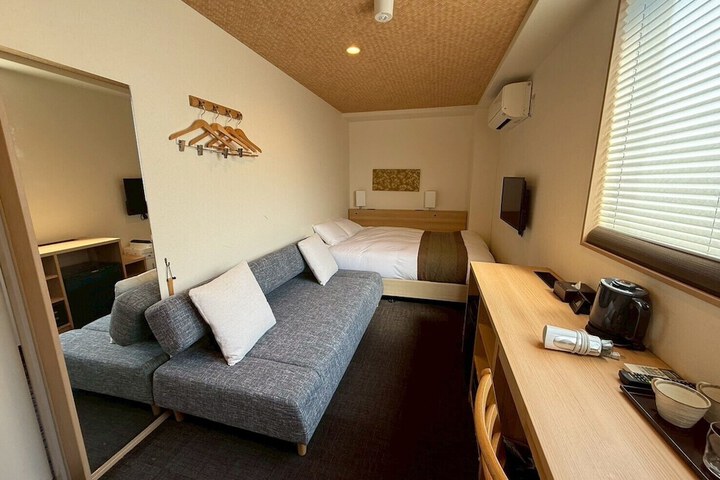 Room 27 of 41