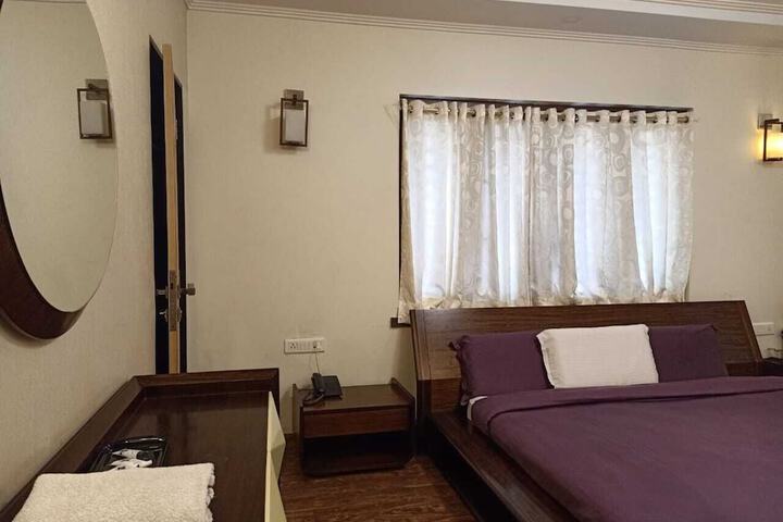 Room 12 of 70