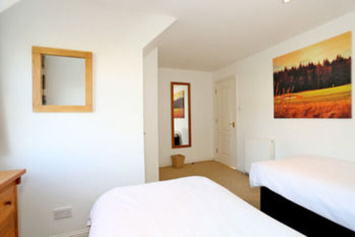 Room 12 of 16