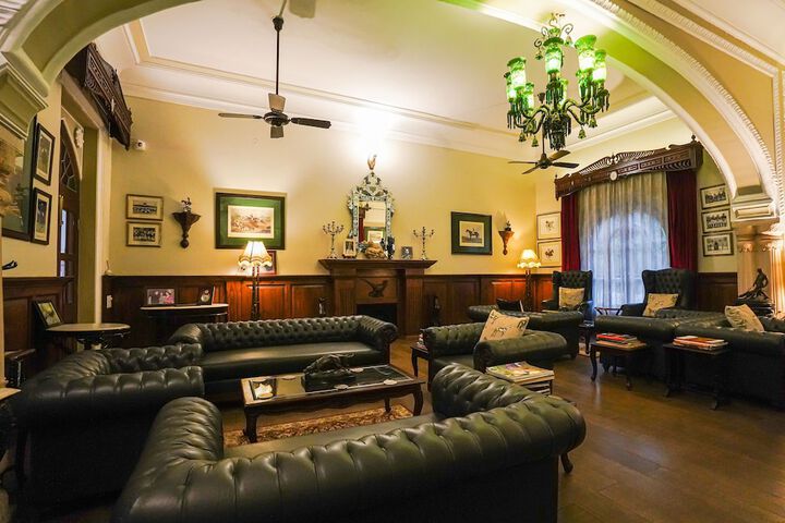 Lounge 89 of 112