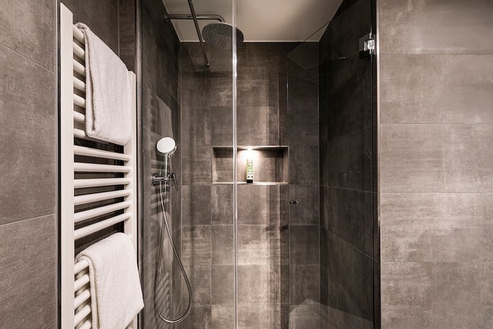 Room 50 of 68