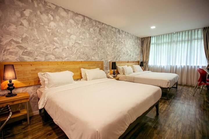 Room 20 of 34