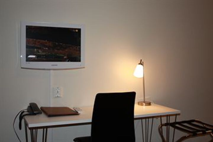 Room 15 of 23