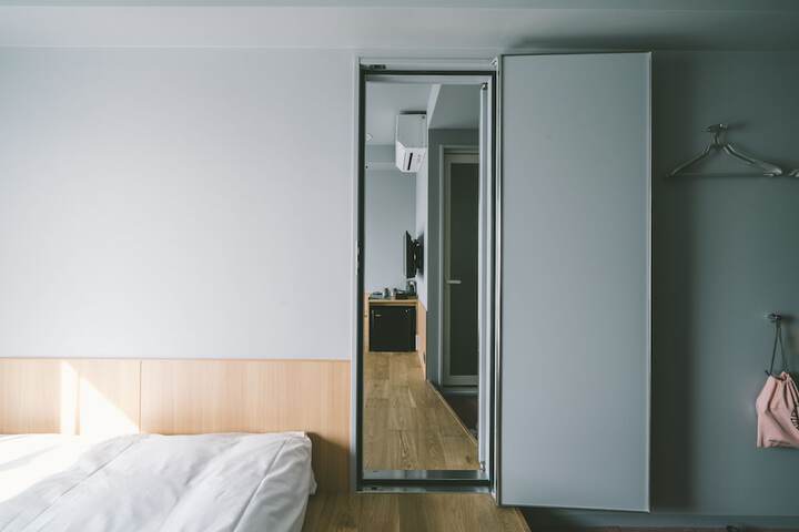 Room 17 of 54
