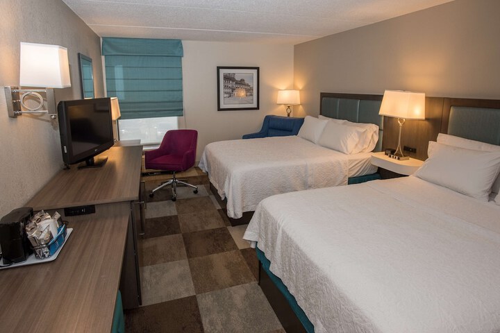 2 Queen Beds (8 of 11)