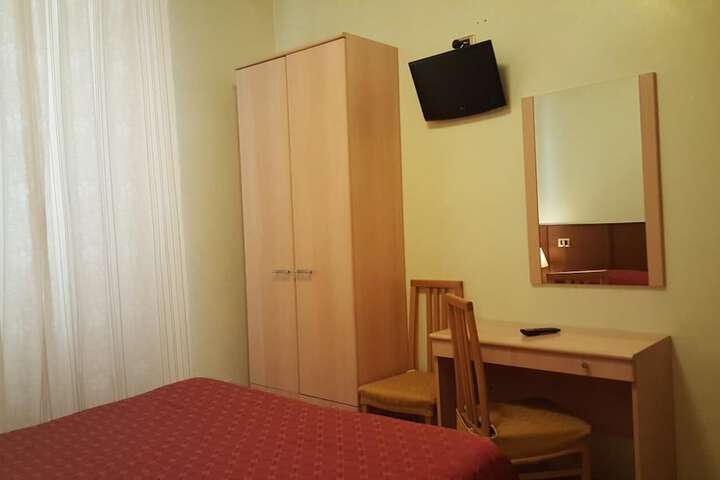 Room 19 of 37