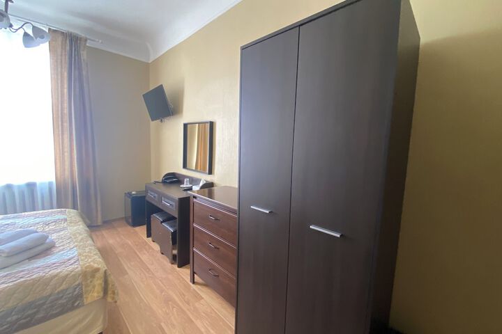 Room 157 of 272