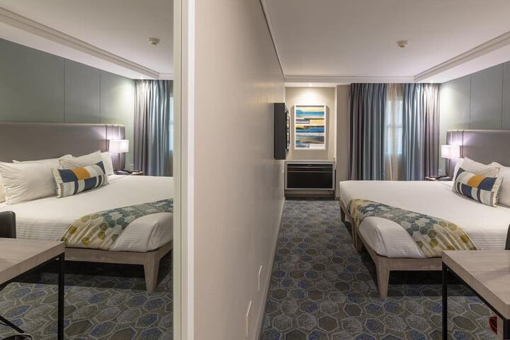 Room 8 of 43