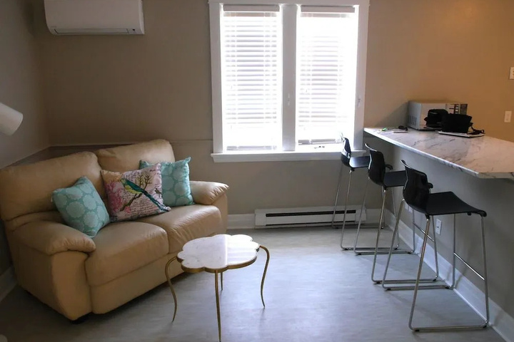Room 2 of 8