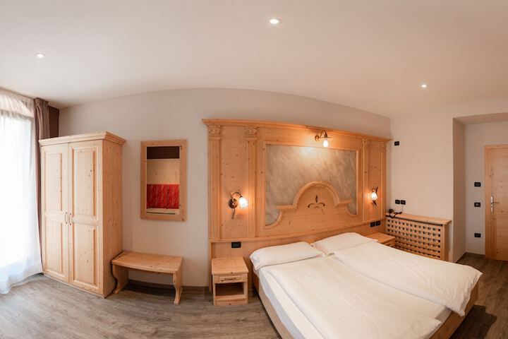 Room 14 of 36