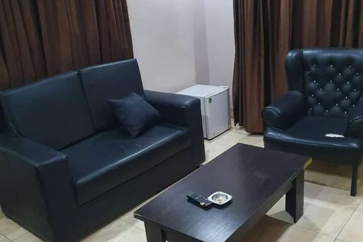 Room 7 of 13