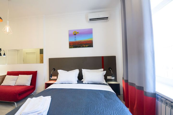Room 27 of 214