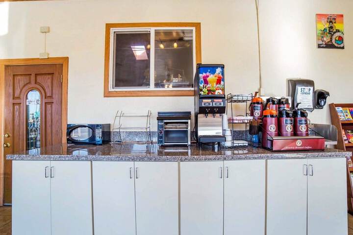 Breakfast/Coffee Service 30 of 36
