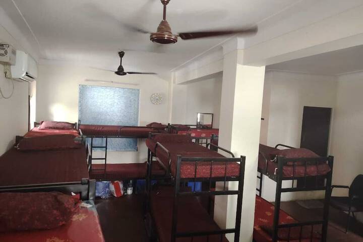 Room 5 of 20