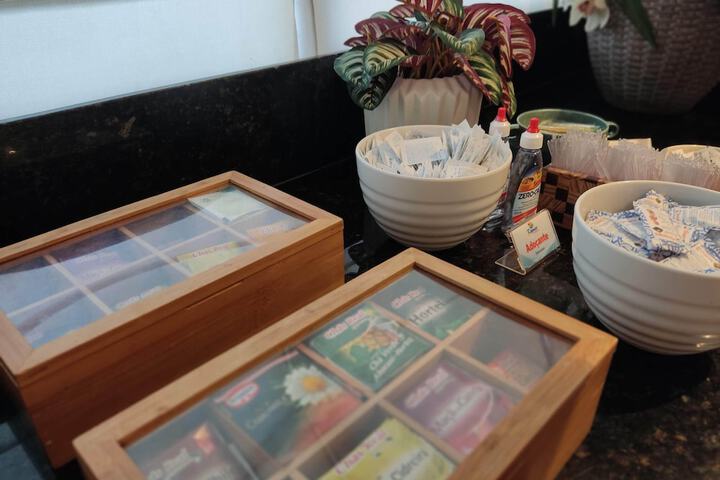 Breakfast/Coffee Service 121 of 141
