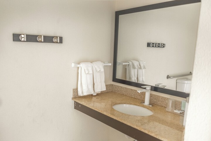 Room 31 of 60