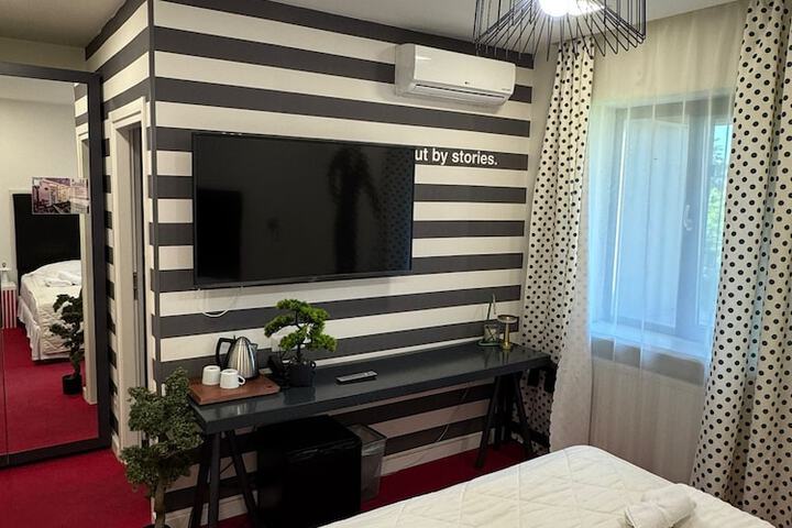 Room 8 of 25