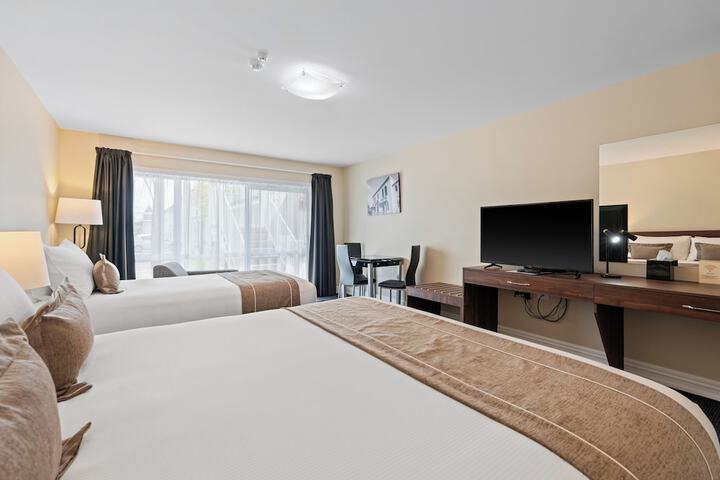 Room 30 of 104