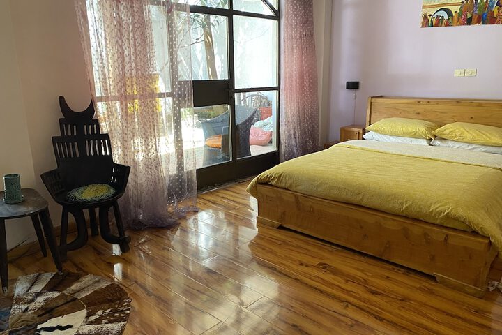 Room 4 of 25