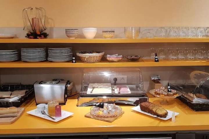 Breakfast/Coffee Service 32 of 36