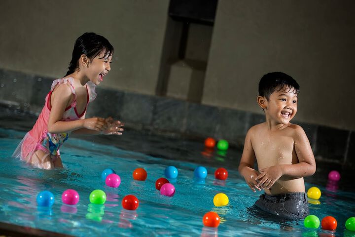 Pool Hotel