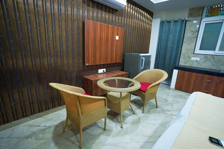 Room 62 of 77