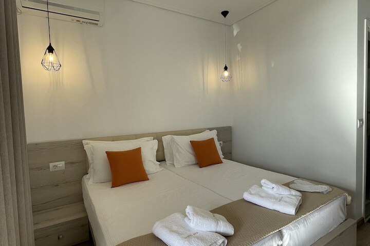 Room 7 of 111