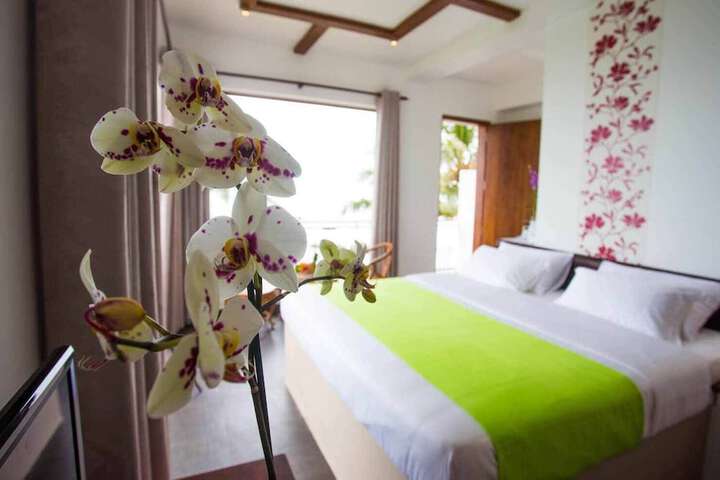 Room 4 of 27