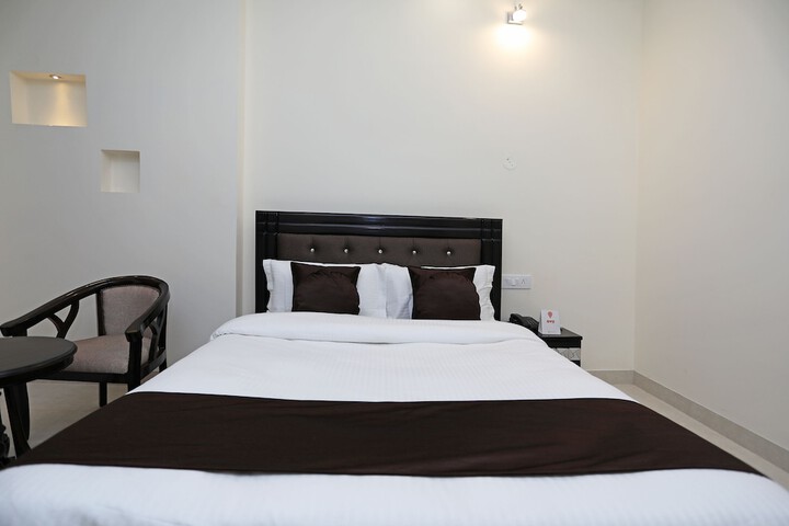 Room 7 of 19