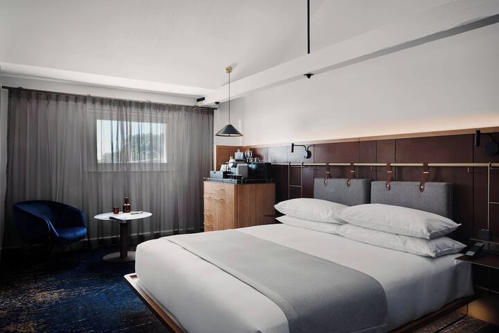 Room 49 of 164
