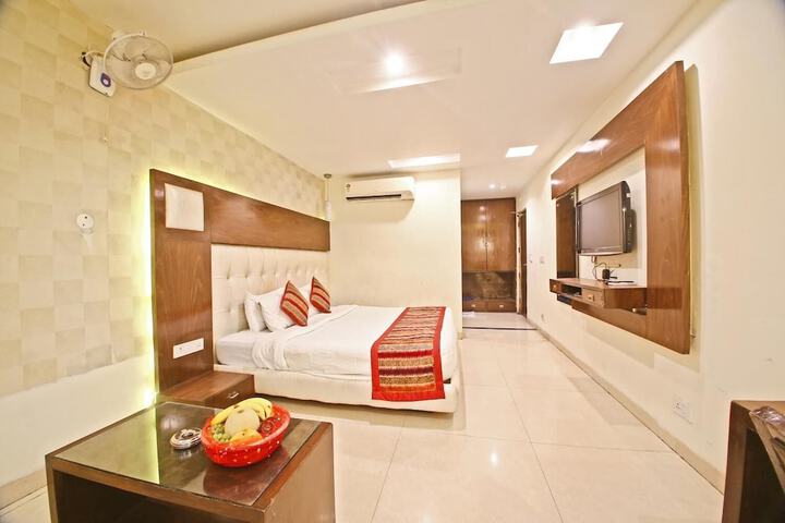 Room 21 of 42