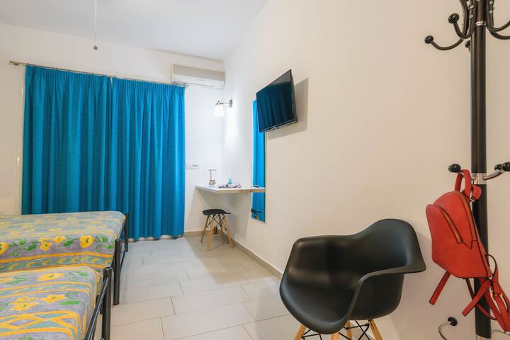 Room 10 of 46