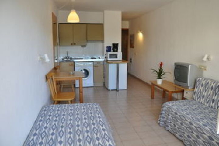 Room 17 of 28
