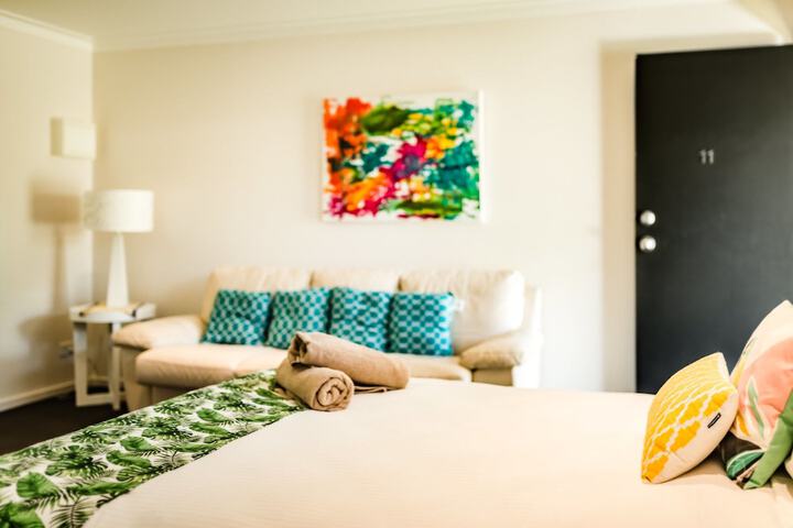 Room 16 of 30