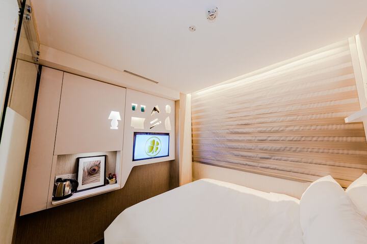 Room 16 of 57