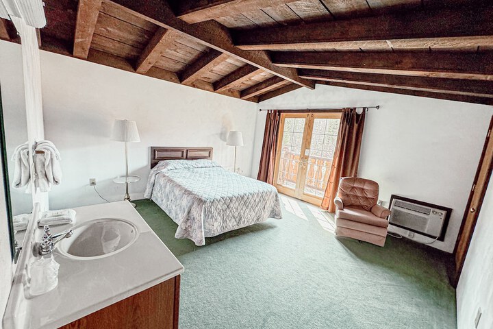 Family Suite (2 of 5)