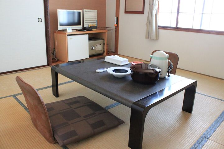 Room 9 of 19