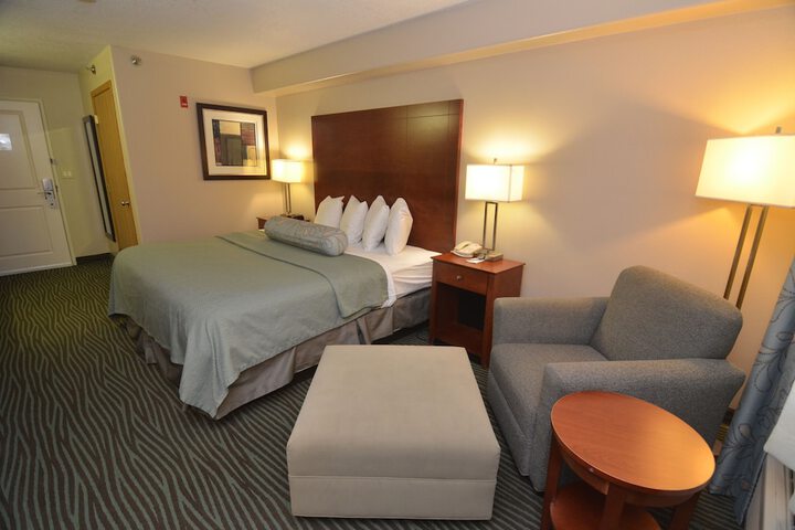 1 King Bed (5 of 15)