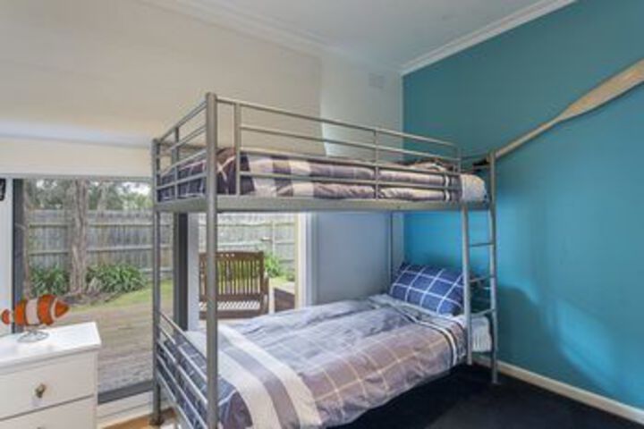 Room 6 of 11