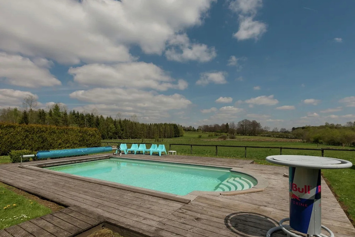 Pool 12 of 23