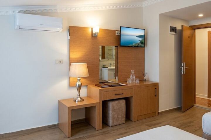 Room 5 of 19