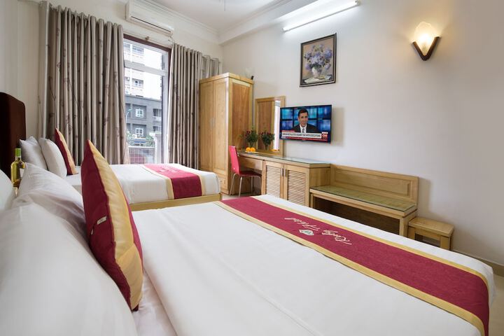 Room 14 of 33