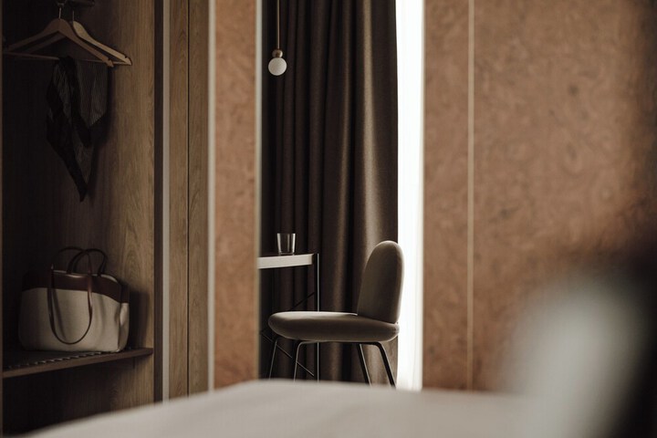 Room 47 of 153