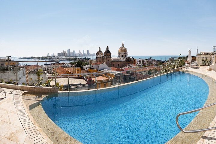 Pool Hotel